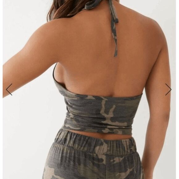 True Religion Camo Halter Crop Top, Sz Medium - Picture 10 of 10